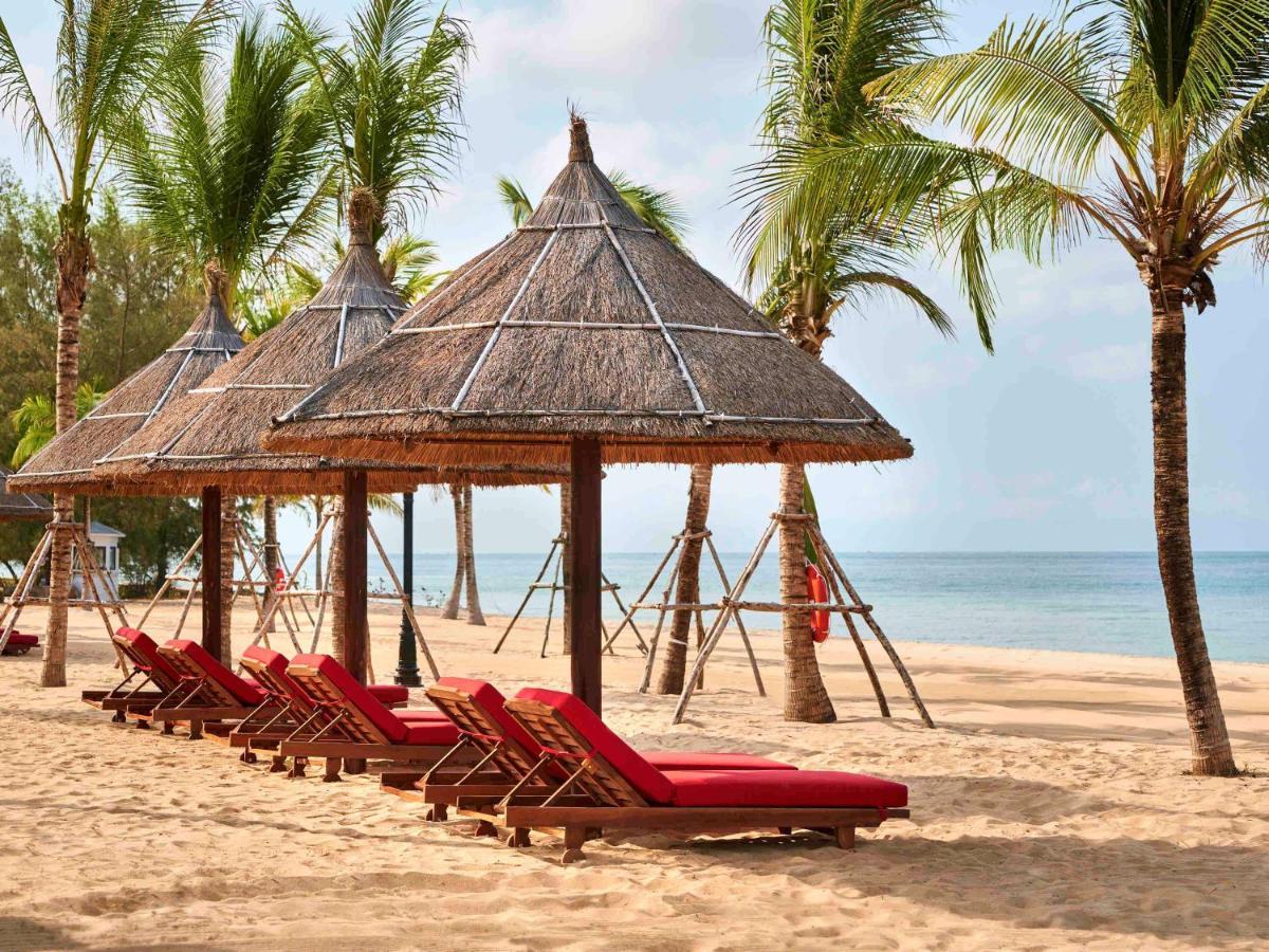 Moevenpick Villas & Residences Phu Quoc Exterior foto The beach at the Sheraton Nha Trang Hotel & Spa Resort