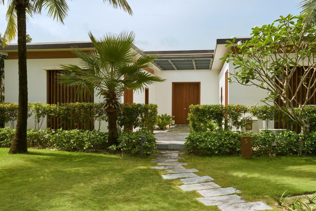 Moevenpick Villas & Residences Phu Quoc Exterior foto A villa at Vinpearl Hotel Nha Trang
