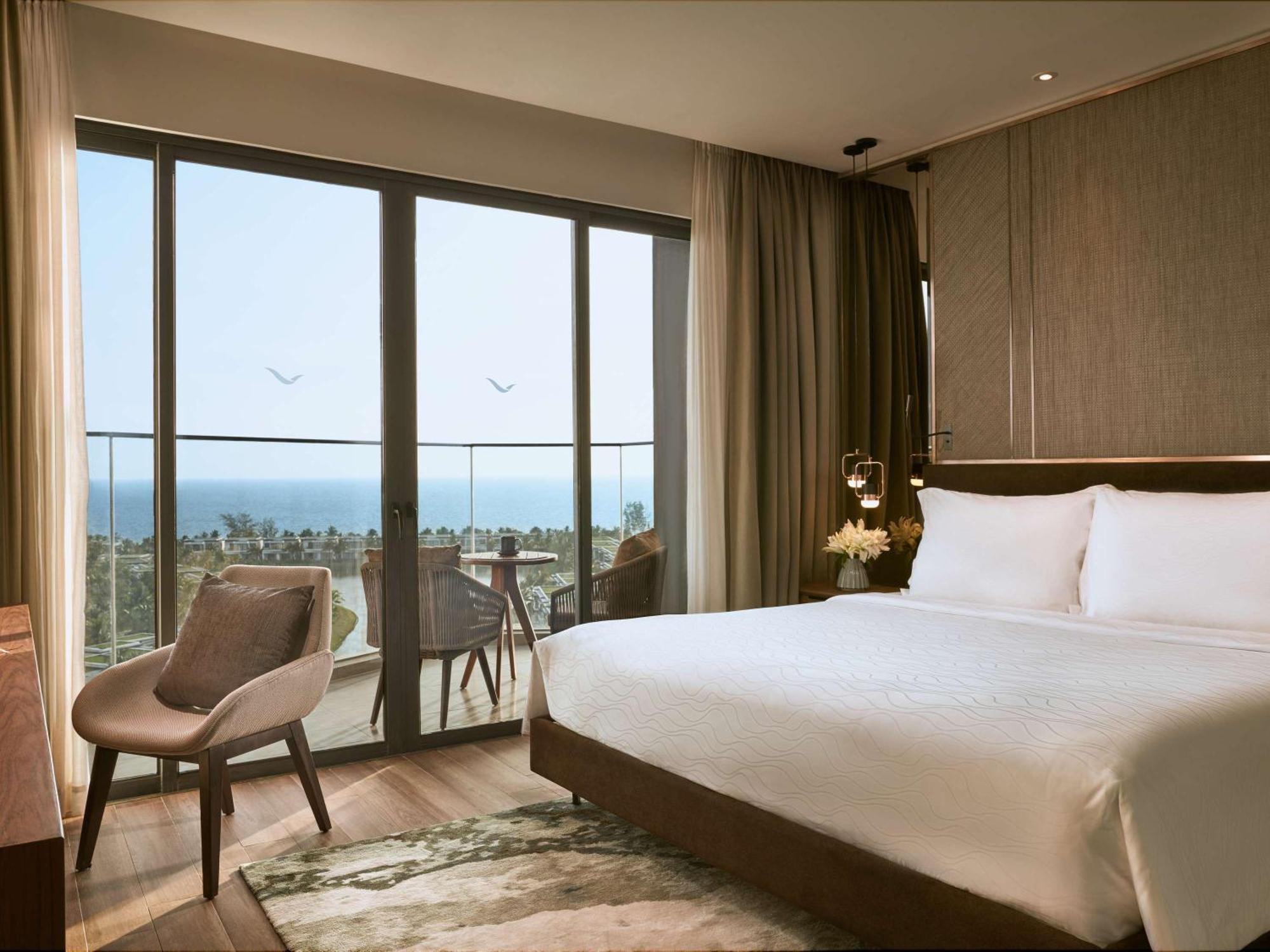 Moevenpick Villas & Residences Phu Quoc Exterior foto A bedroom at the hotel